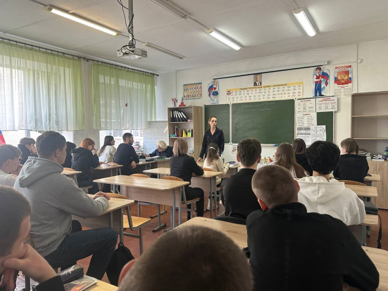 Профилактические беседы с старшеклассниками.